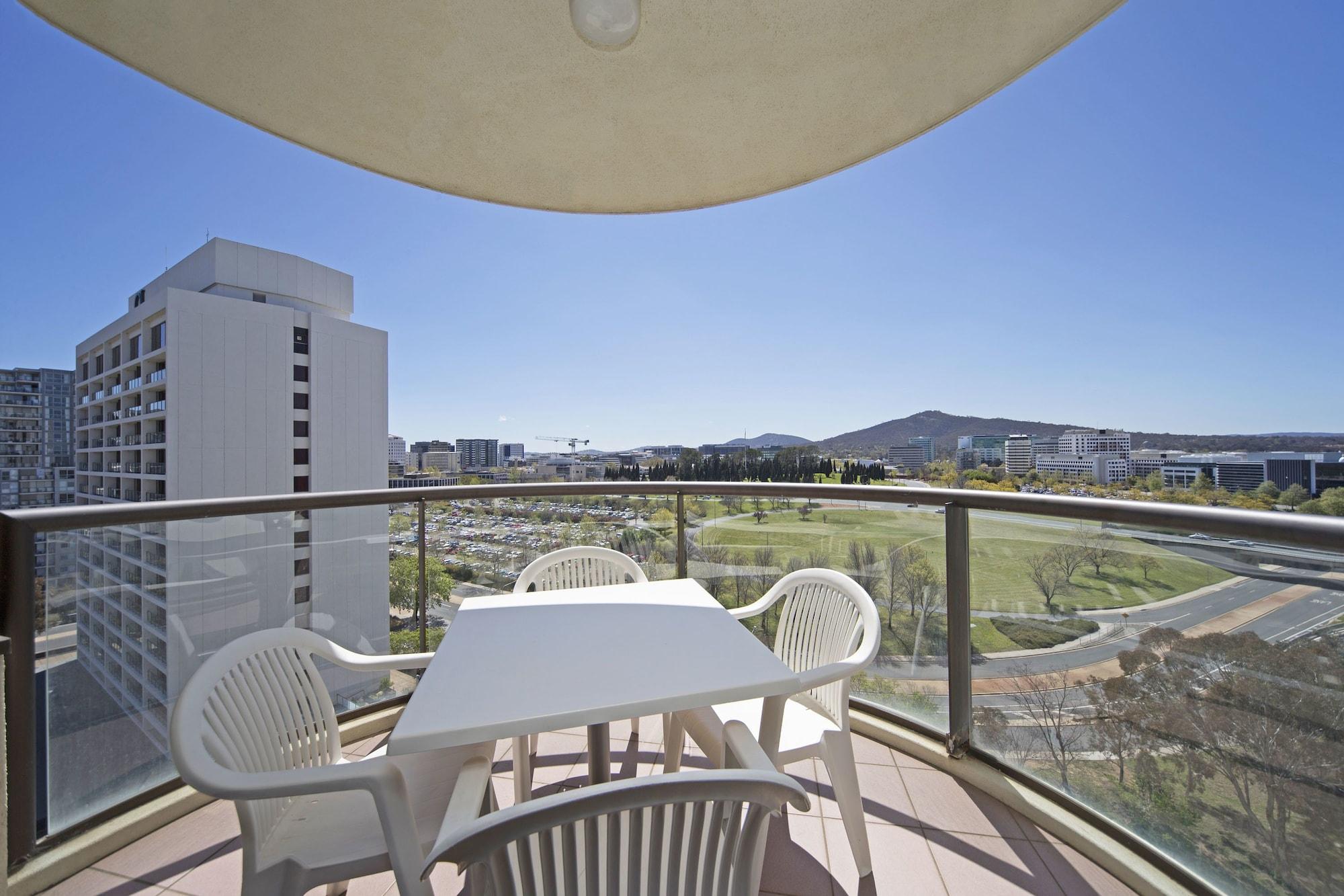 Breakfree Capital Tower 4* Canberra