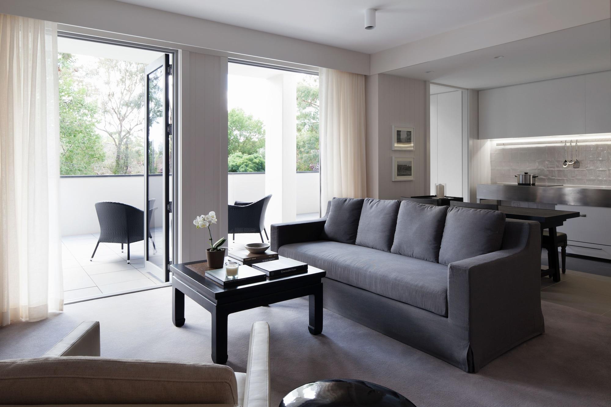 Burbury Aparthotel 4*