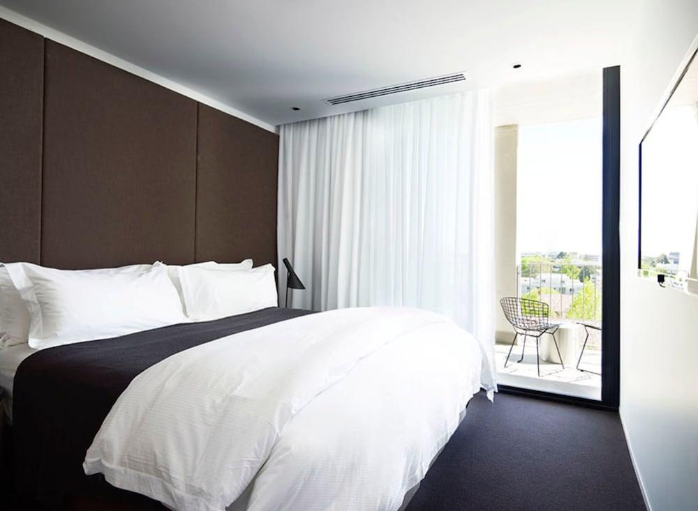 Burbury Aparthotel