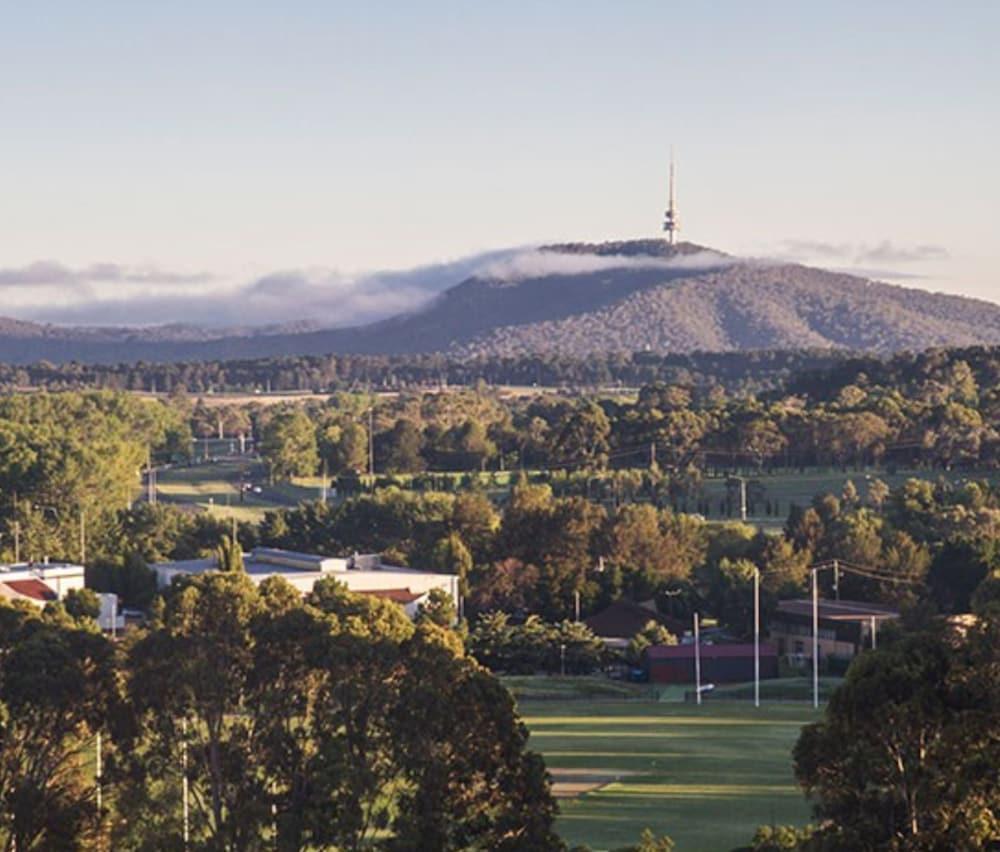 Aparthotel Abode Tuggeranong