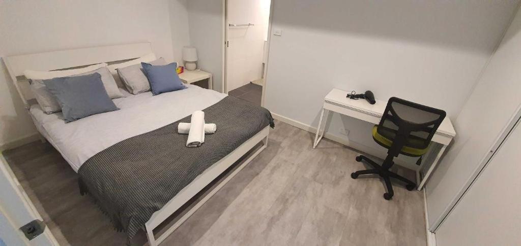 Dana-cozy With Shared Entry In The Apartment Canberra