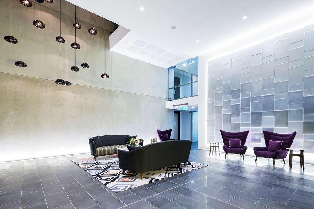 Hotel Avenue Canberra