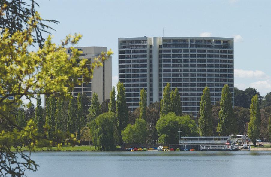 Breakfree Capital Tower Aparthotel Canberra