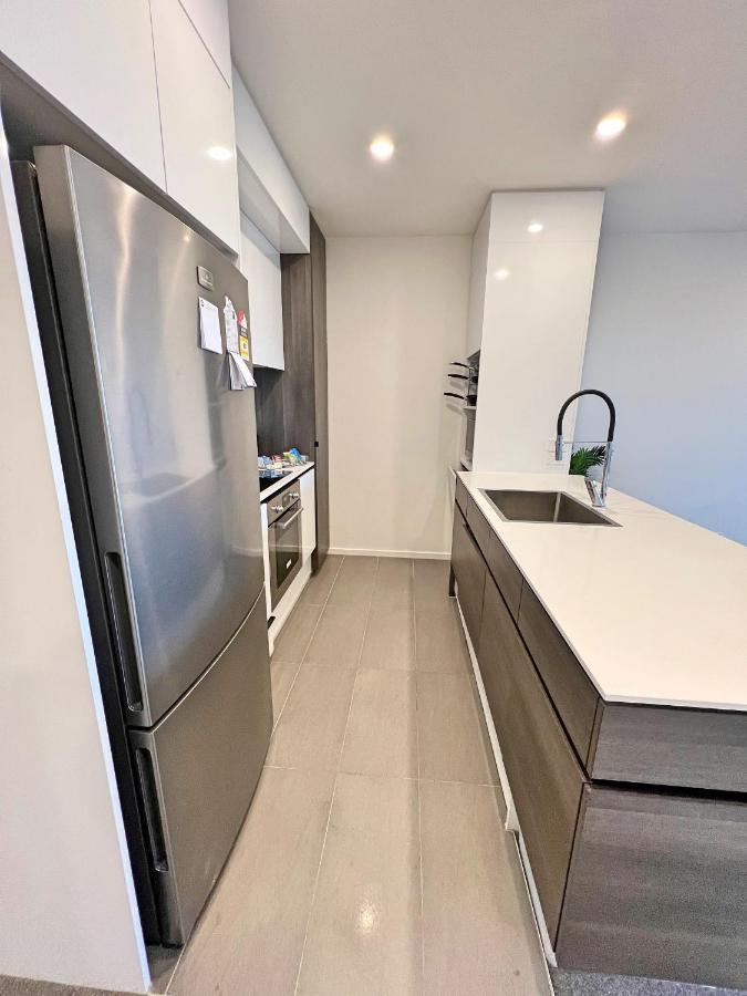 Spacious & Open 2 Bd 2bth 2crsp Apt - Dickson Cbd * Canberra