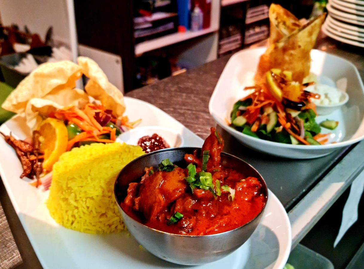 Qure Restaurant And Bruce Canberra