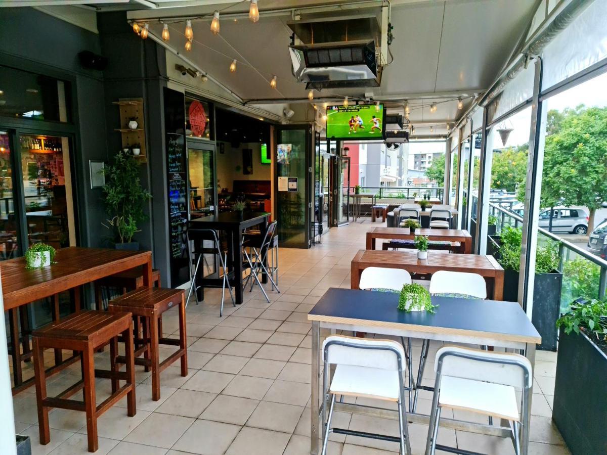 Apartment Qure Restaurant And Bruce *