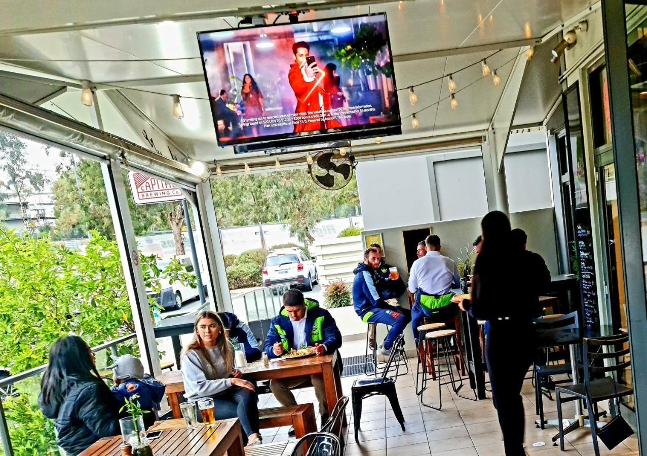 Qure Restaurant And Bruce Canberra
