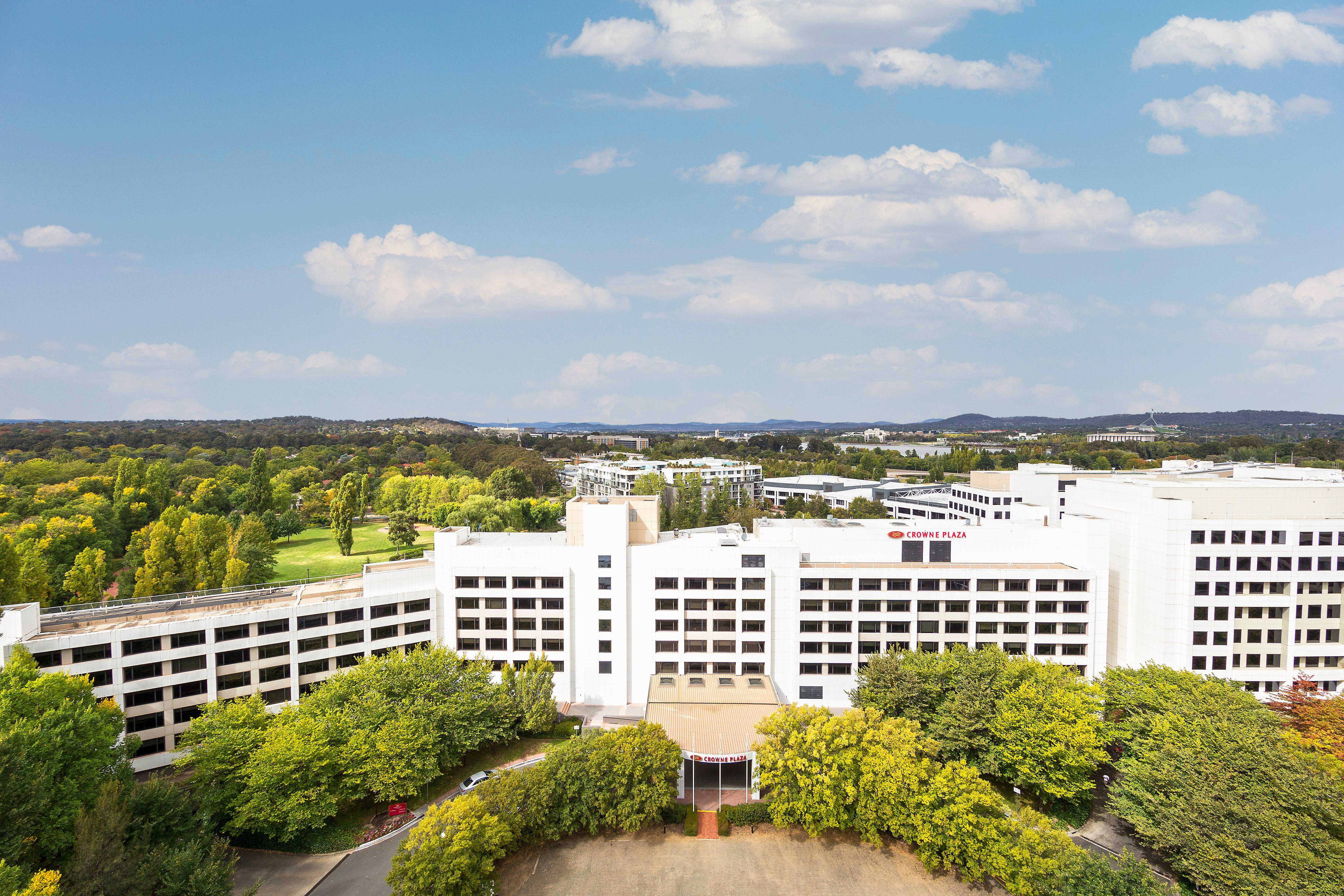 Crowne Plaza By Ihg 4*