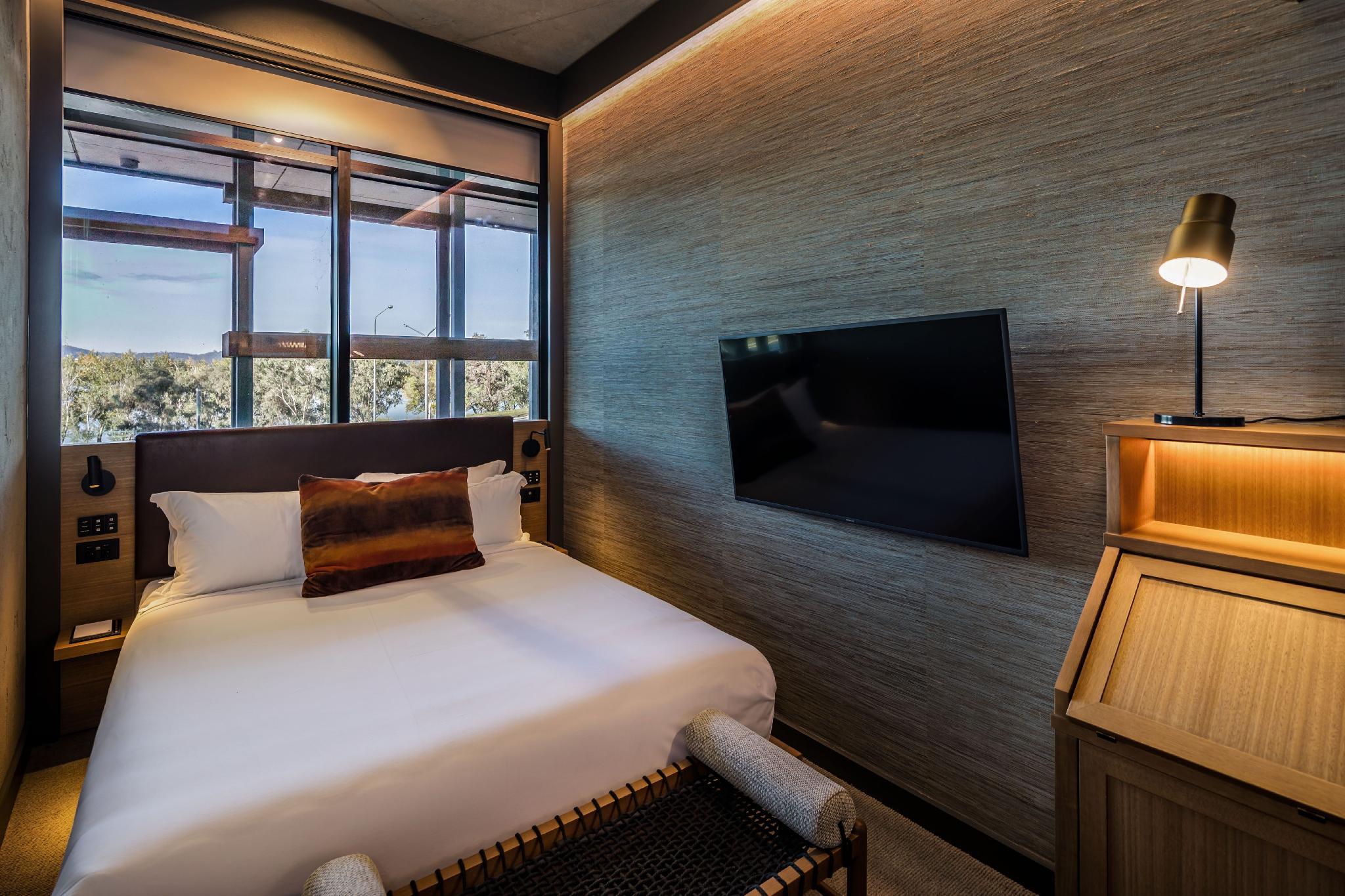 Ovolo Nishi 5* Canberra