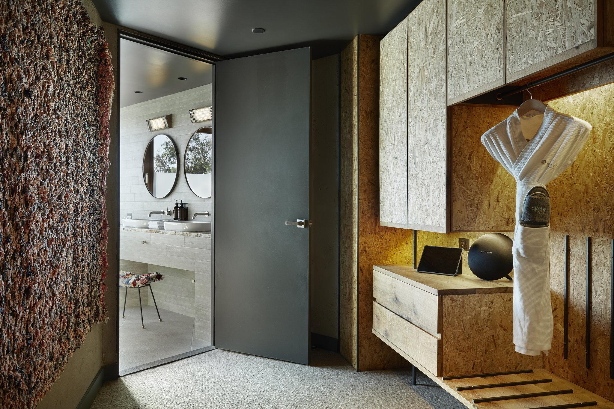Ovolo Nishi Hotel Canberra