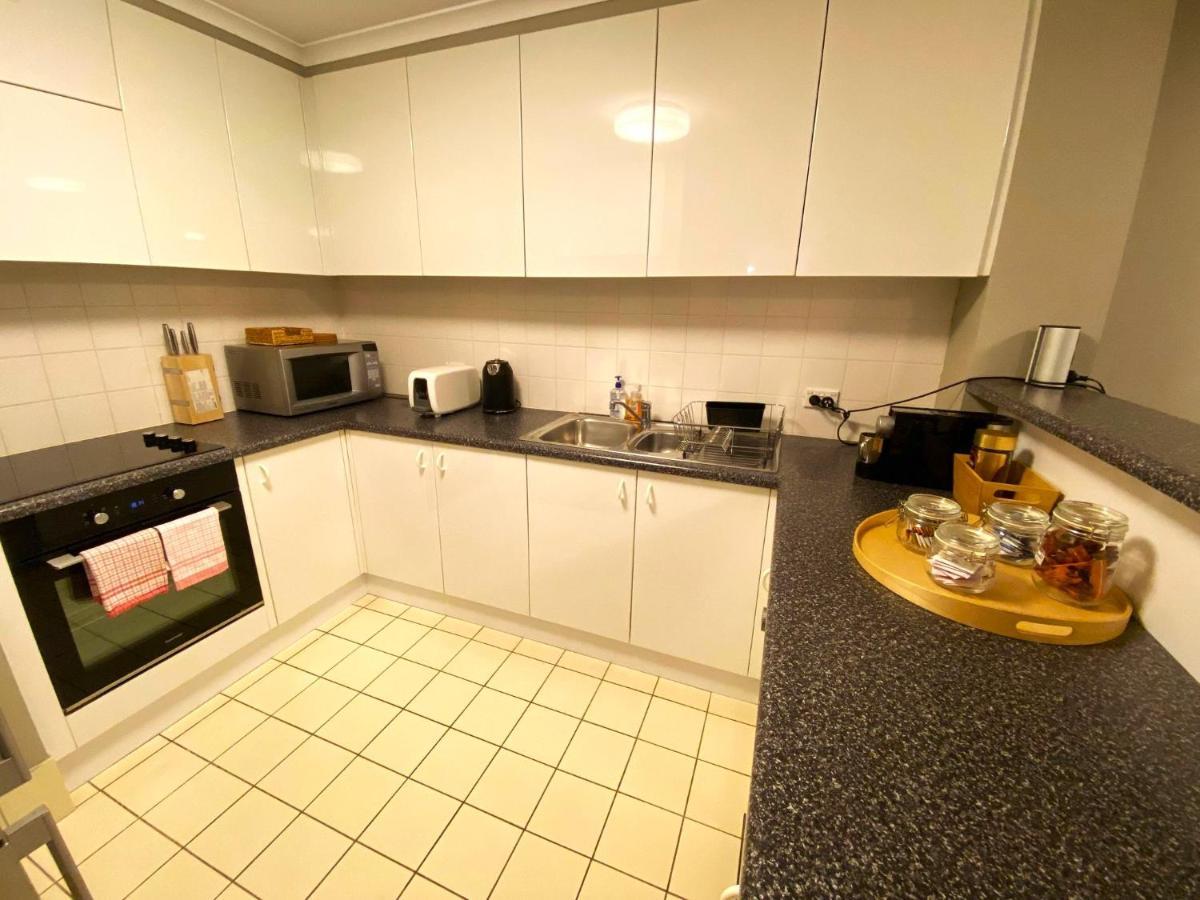 2 Bed 2 Bath In Braddon, - Pool, Gym And Free Parking Apartment