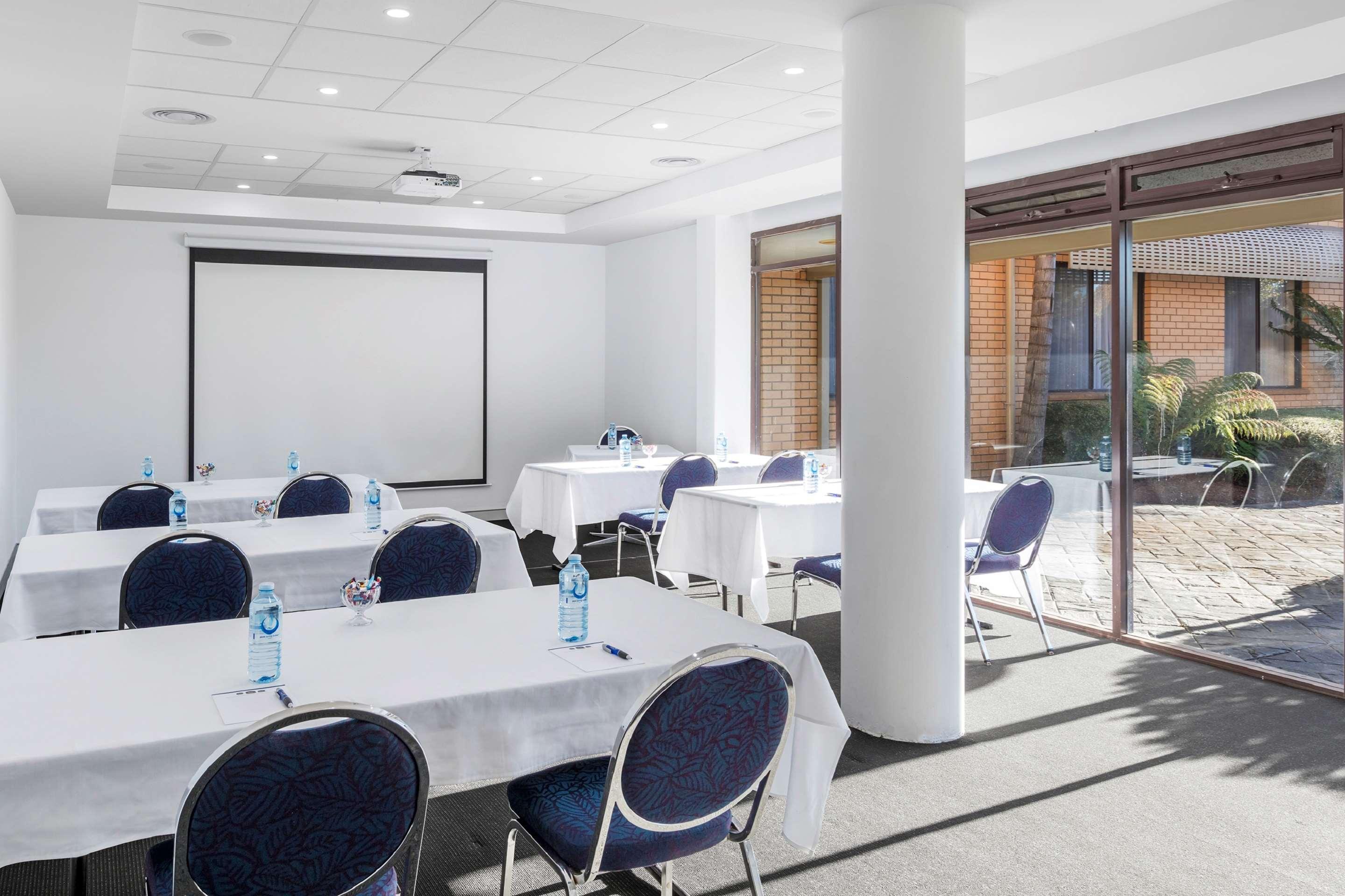 Garden City Hotel, Best Western Signature Collection 4* Canberra