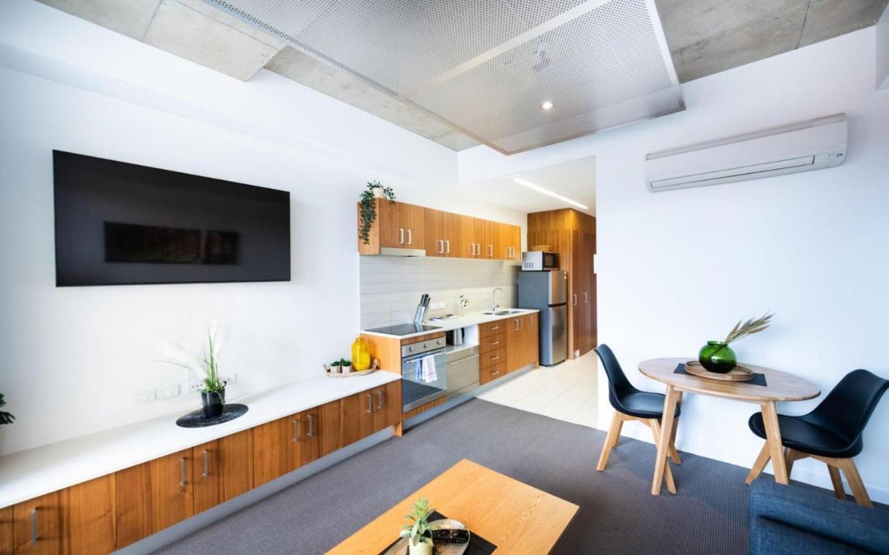Mode 220 Braddon Act * Canberra