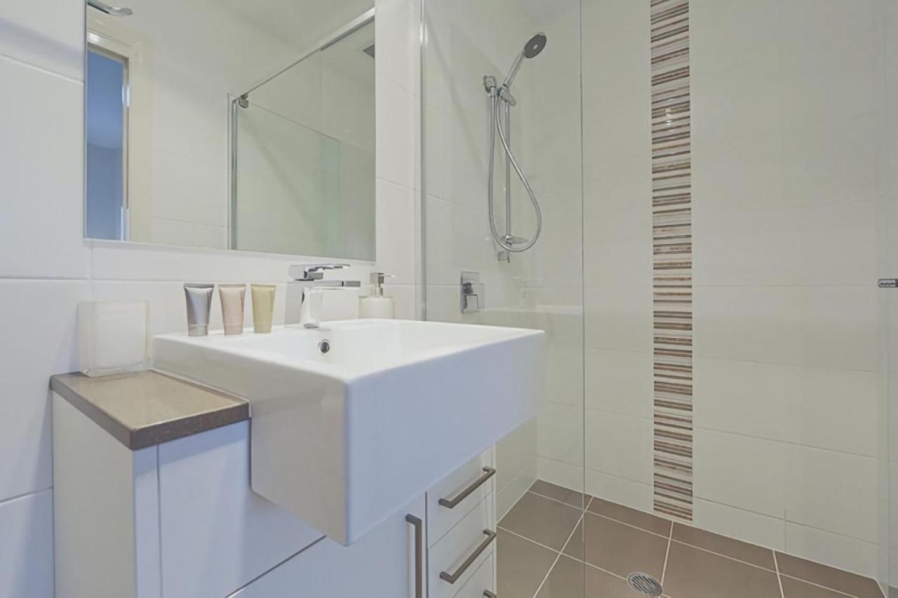 Domain 8 Deakin Act Apartment