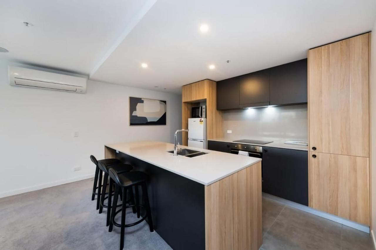 Apartment Midnight 320 *