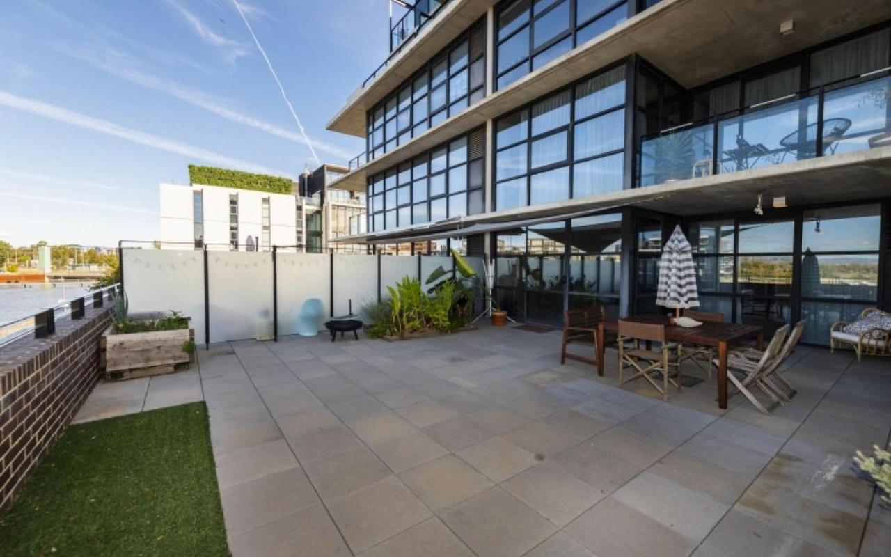 Apartment Dockside Kingston Act *