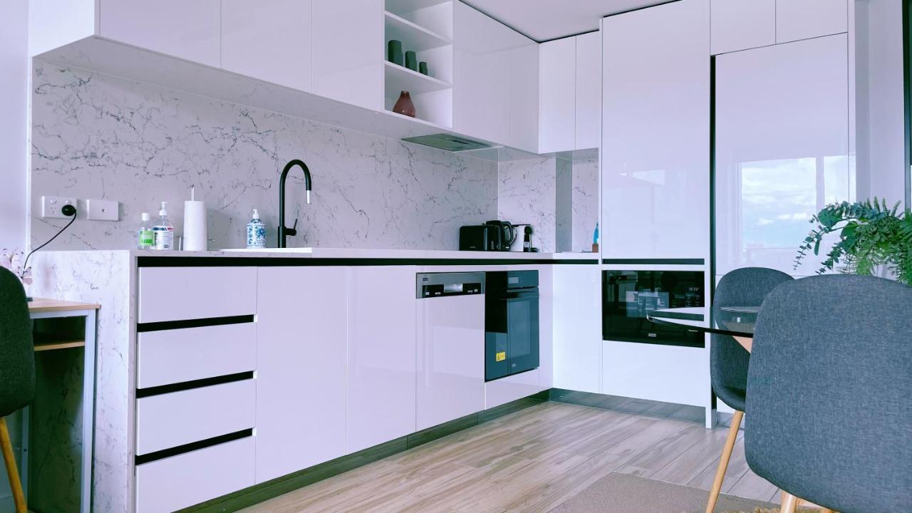 Brand New Park Avenue In The Heart Of City Apartment Canberra
