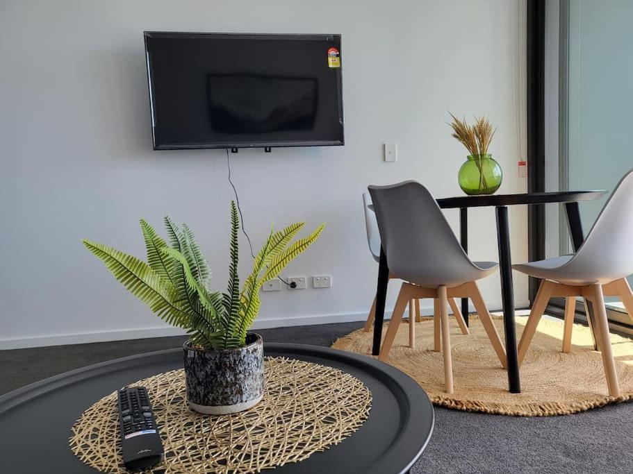 Lovely Cbd Modern One Bedroom