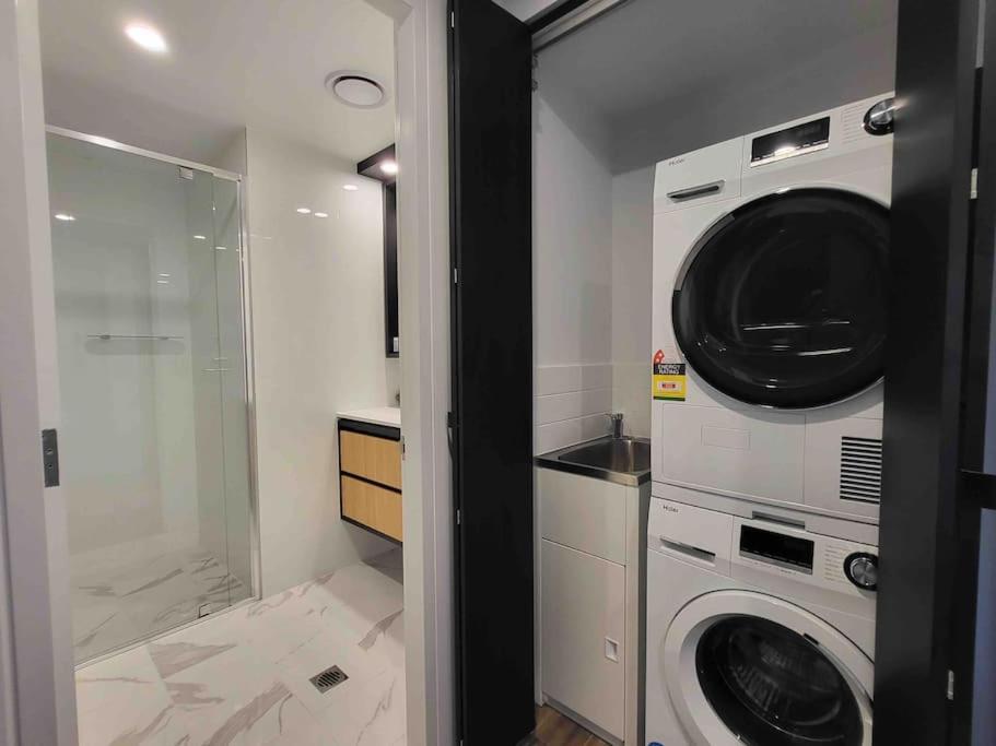 Lovely Cbd Modern One Bedroom