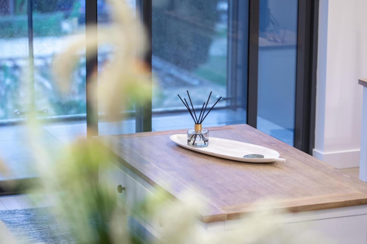 The Hamptons - Lux 2 Bed 2 Bath, Pool - Location Apartment