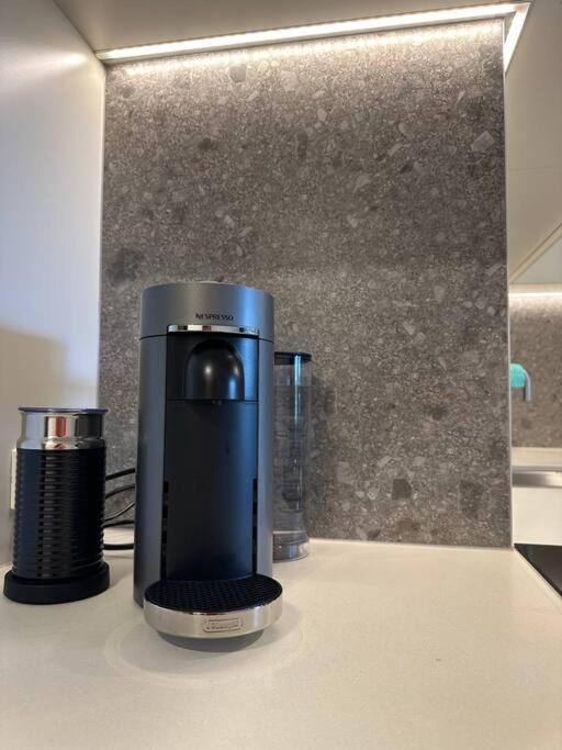Mulberry 2br-2ba Rooftop Pool, Bbq, Wifi & Netflix - Location Canberra