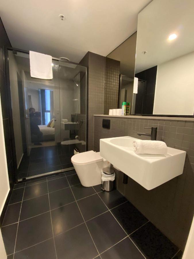 2 Bed 2 Bath Luxury In Braddon - Free Heated Pool, Gym, Parking *