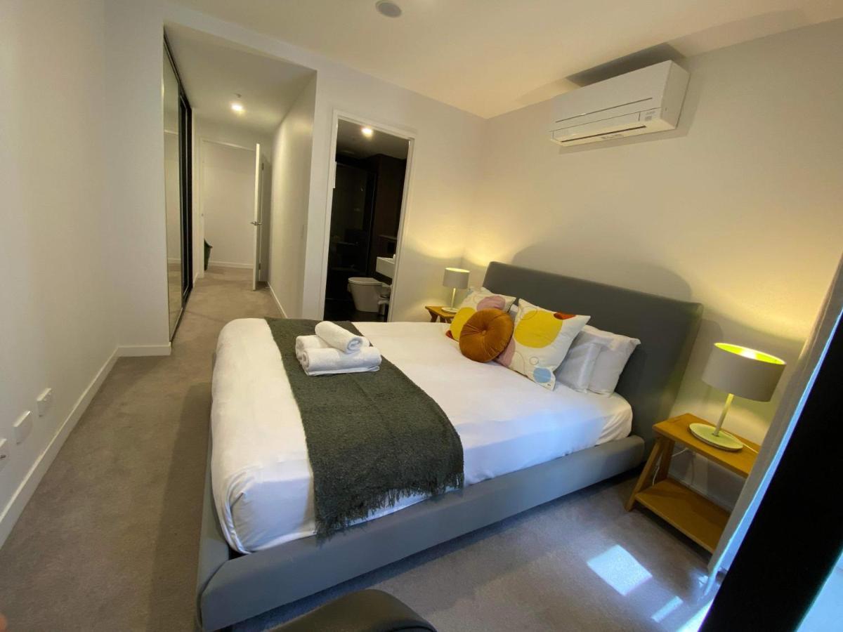 2 Bed 2 Bath Luxury In Braddon - Free Heated Pool, Gym, Parking Apartment *