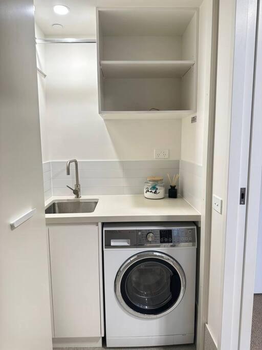 Mulberry 2br-2ba Rooftop Pool, Bbq, Wifi & Netflix - Location * Canberra