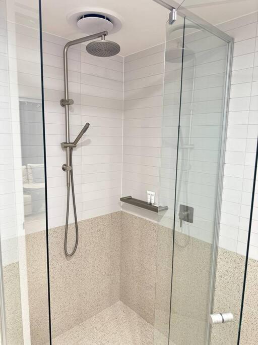 Mulberry 2br-2ba Rooftop Pool, Bbq, Wifi & Netflix - Location Apartment