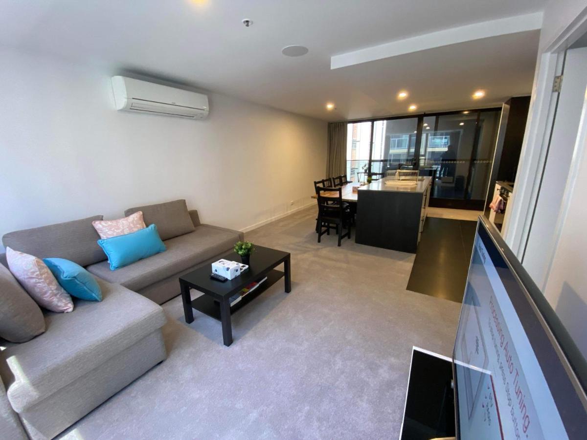 2 Bed 2 Bath Luxury In Braddon - Free Heated Pool, Gym, Parking Apartment
