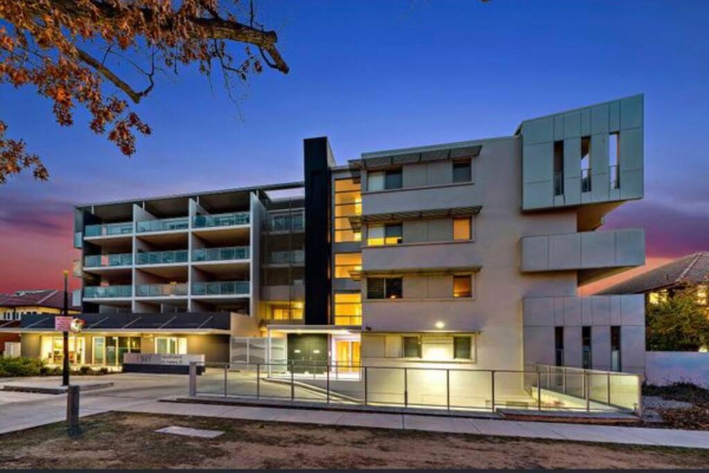 Envy 11 Luxe Spacious 1br Apt Braddon Wifi Wine Secure Parking * Canberra