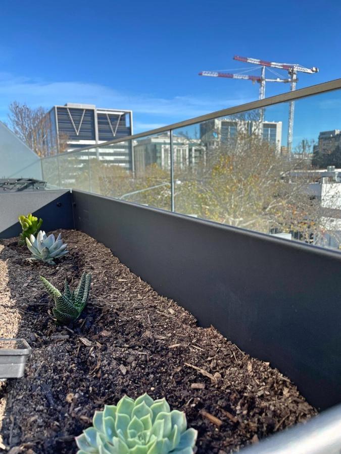 Apartment Luxury On Lonsdale - 1 Bed 1 Bath 1 Carsp Apt Canberra