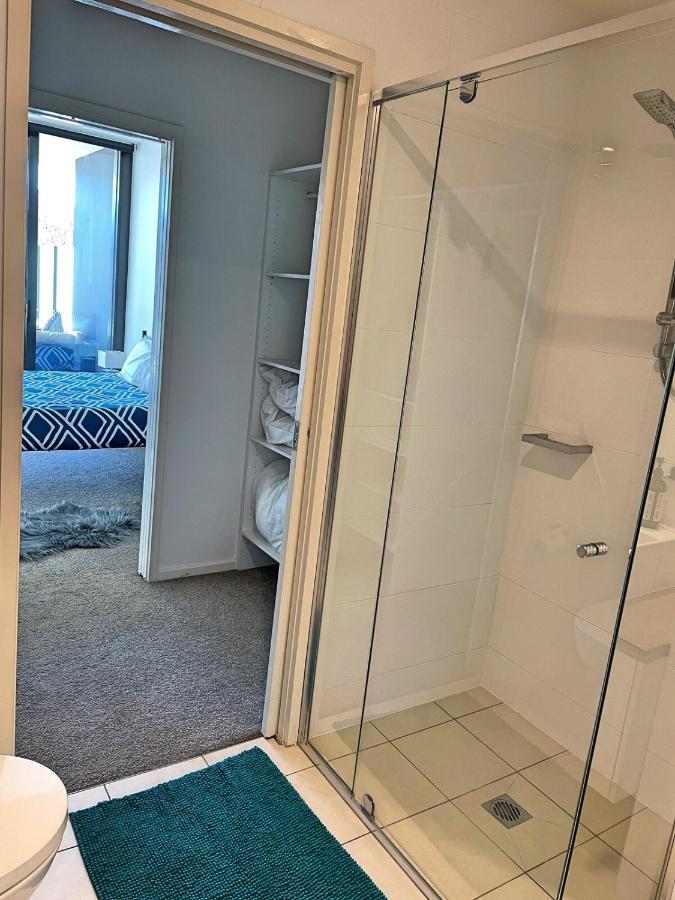 Apartment Luxury On Lonsdale - 1 Bed 1 Bath 1 Carsp Apt Canberra