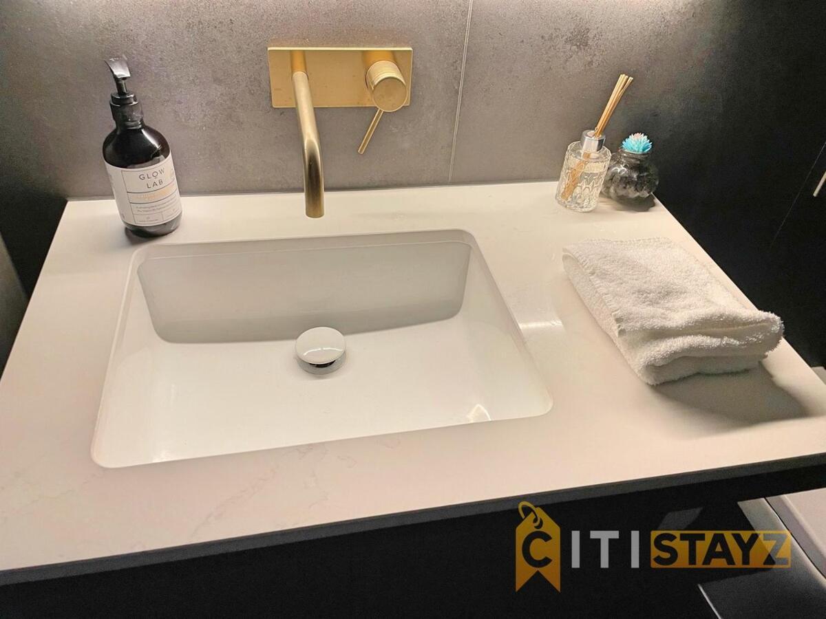 Apartment Lavish & Oversized 1 Bd 1bth - Centre Of The Cbd Canberra