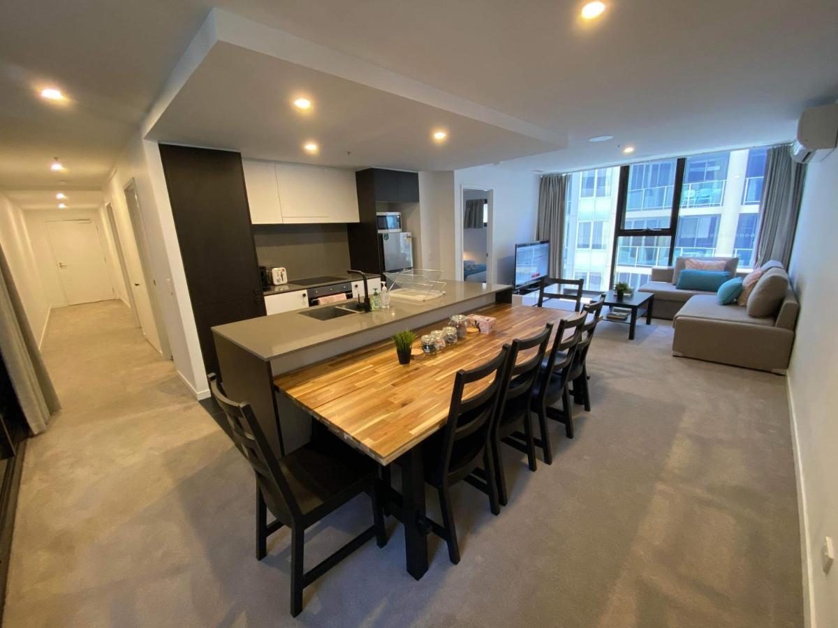 2 Bed 2 Bath Luxury In Braddon - Free Heated Pool, Gym, Parking Apartment Canberra