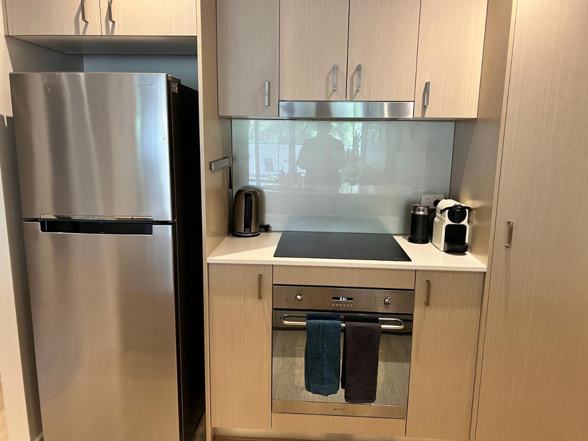 Envy 11 Luxe Spacious 1br Apt Braddon Wifi Wine Secure Parking Apartment Canberra