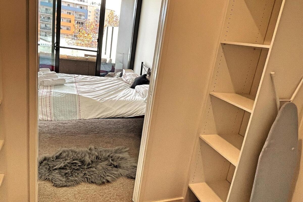 Apartment Luxury On Lonsdale - 1 Bed 1 Bath 1 Carsp Apt Canberra