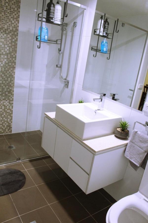Tranquil, Relaxing Forrest Style - Braddon Cbd Apartment