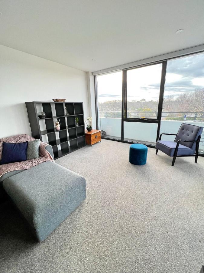 Spacious & Open 2 Bd 2bth 2crsp Apt - Dickson Cbd Canberra