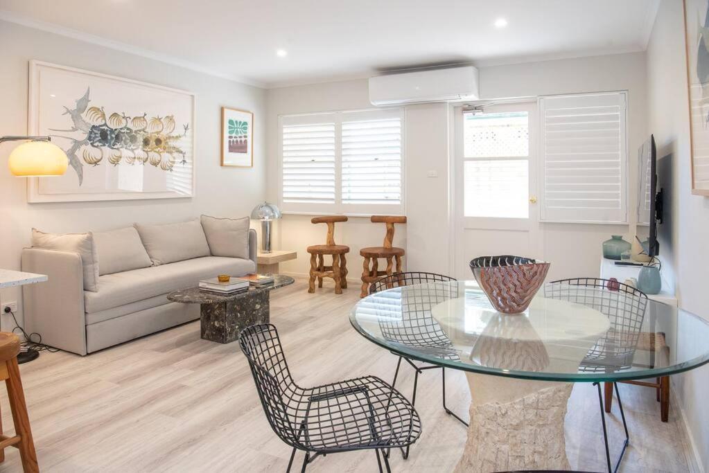 Luxury Modern Cbd Ground Floor Apartment. Apartment