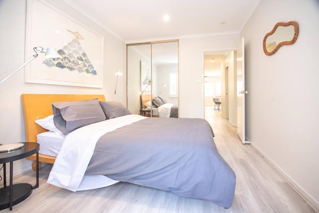Luxury Modern Cbd Ground Floor Apartment. *