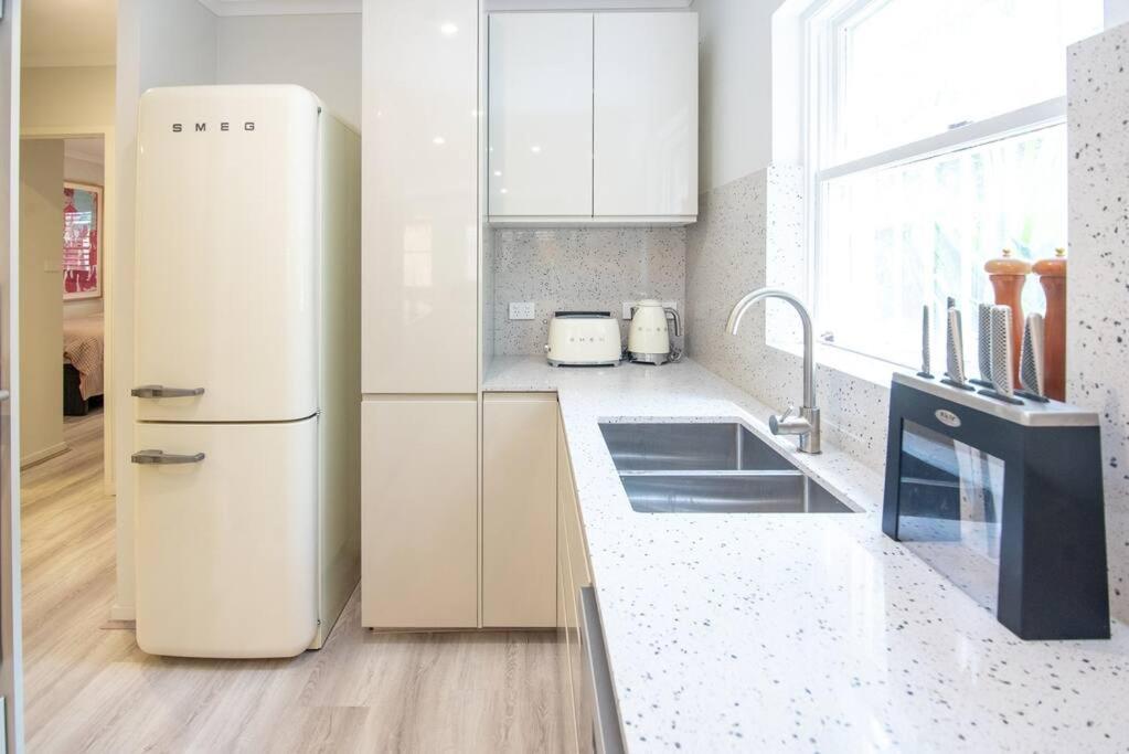 Luxury Modern Cbd Ground Floor Apartment.