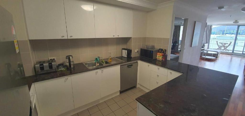 Apartment Dana-central With Mount Ainslie Views Canberra