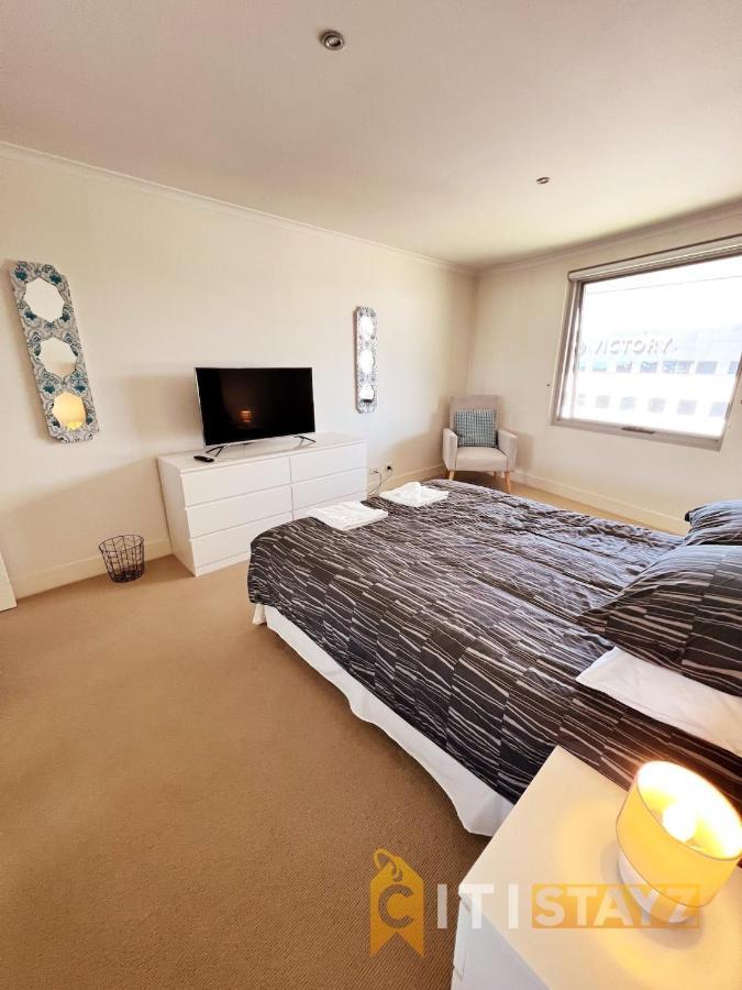 Spacious 1bd Penthouse - Close To Anu Apartment *