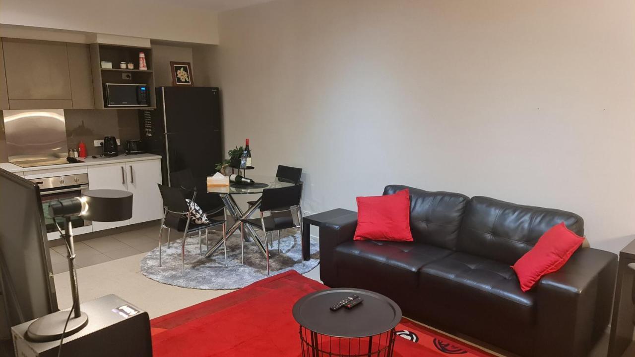 Apartment Qure Restaurant And Bruce Canberra