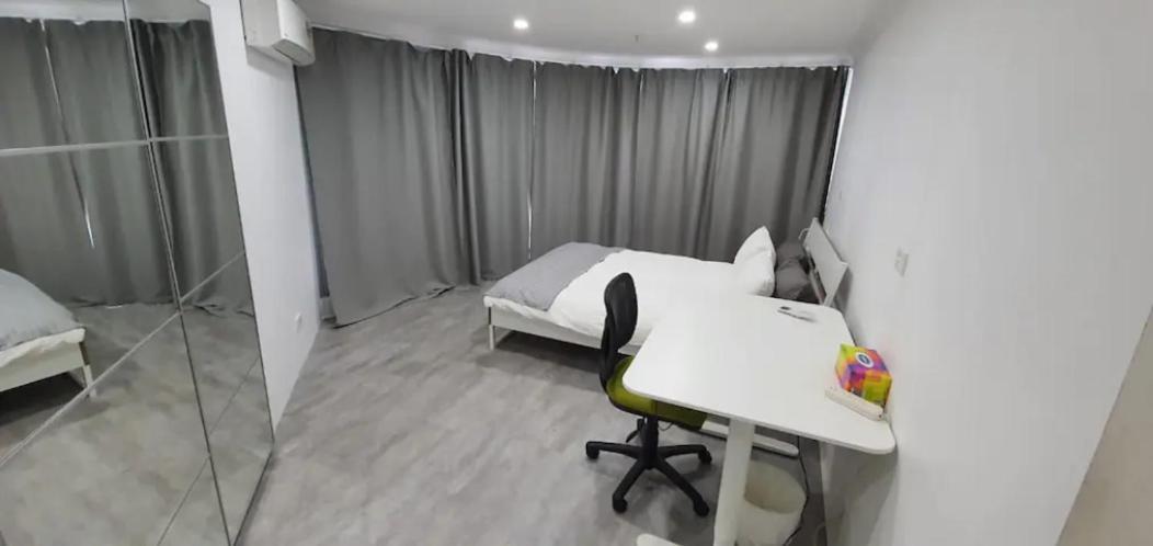 Dana-spacious Private In Shared 2-bedroom Apartment-2 Canberra