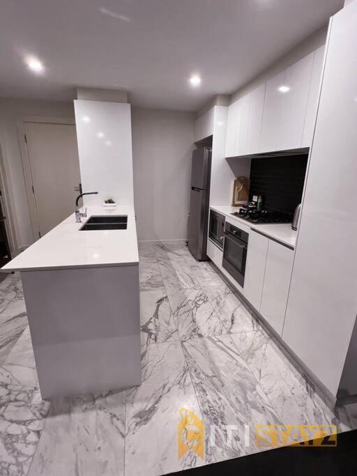 Black & White Delight - 2bd 2bth - Braddon * Canberra