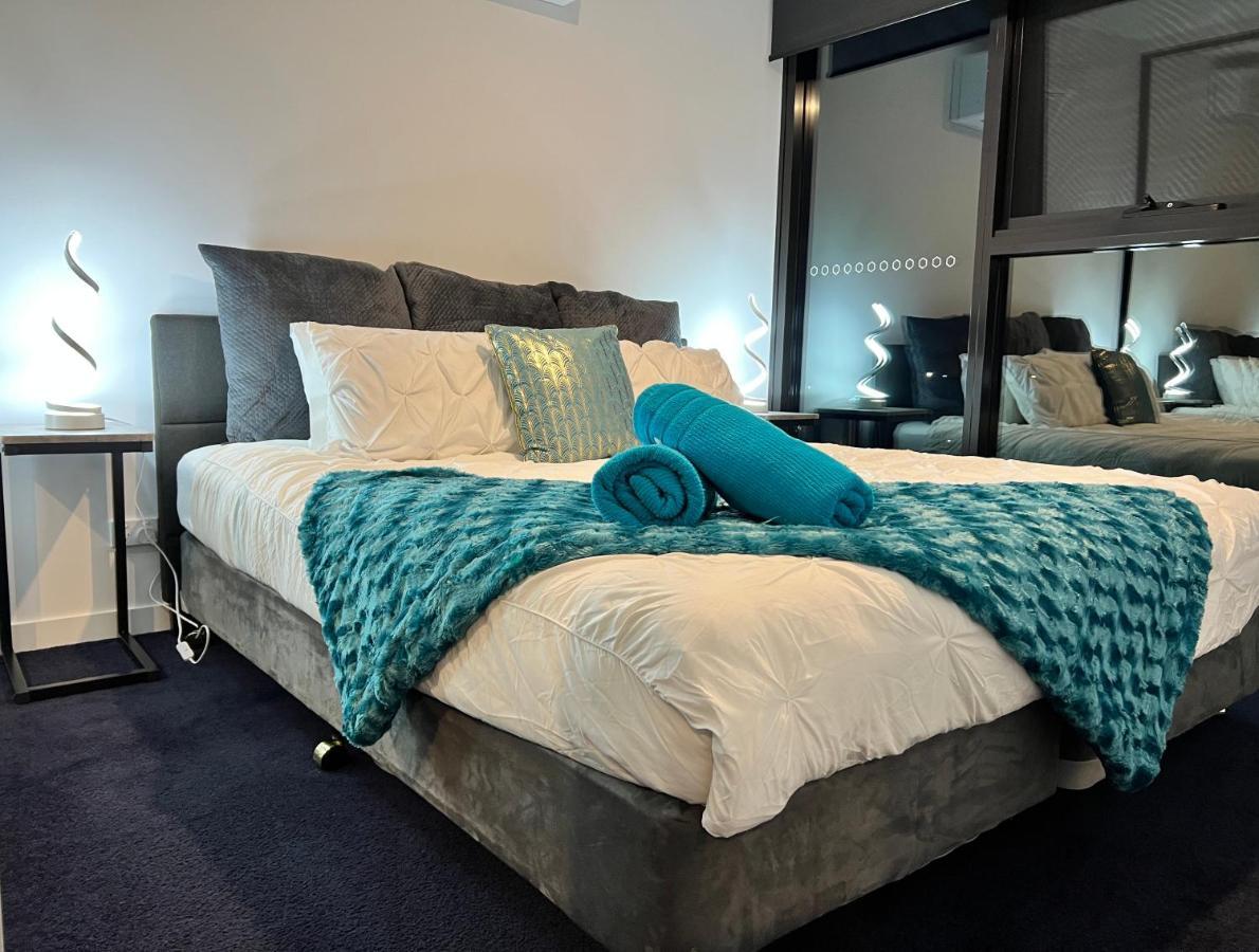 Midnight Luxe: Chic Braddon With Pool And Views *