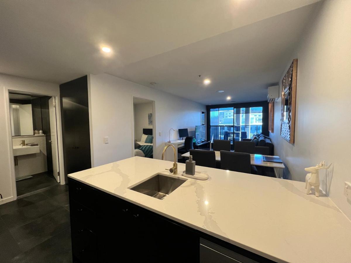 Midnight Luxe: Chic Braddon With Pool And Views Canberra