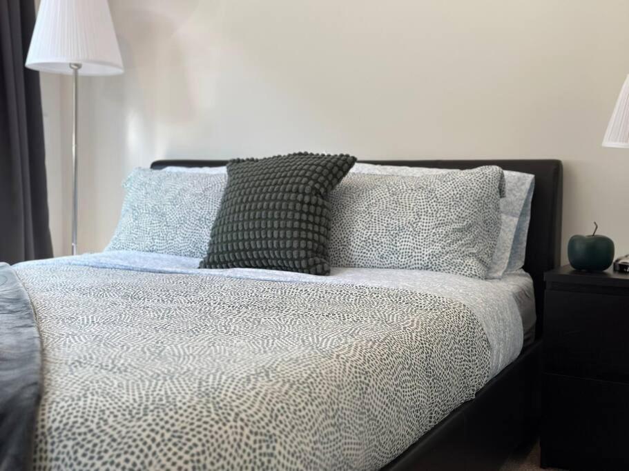 Comfy 1br @central *